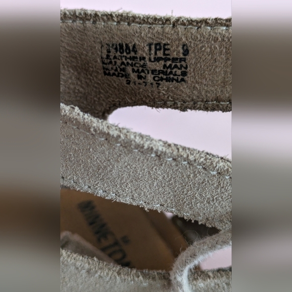 Minnetonka Ankle Strap Beaded Leather Sandal Size 9 - Picture 8 of 9